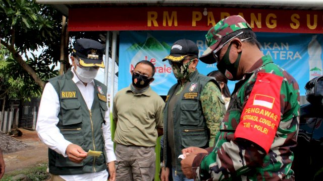 Kembali Pantau Penerapan Perwali, Prof Rudy: Masyarakat Semakin Sadar Protokol Kesehatan