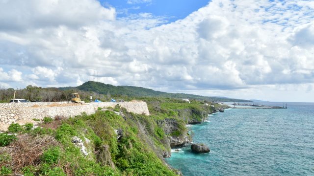 Gubernur Tinjau Progres Proyek  Kawasan Wisata Bulukumba