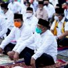 Di Posko Pengungsi, Wagub Sulsel Salat Idul Adha Bersama Menko PMK