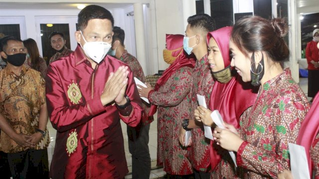 Gelar Ramah Tamah Dengan Para Pemenang Lomba Lagu Daerah Hari Bhayangkara, Gubernur Apresiasi Prakarsa Kapolda Sulsel Ini