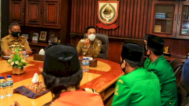 PJ Walikota Makassar Menjadi Edukator Spritual dan Psikologis di Tengah Pandemi
