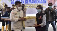 Mentan Salurkan Bantuan Untuk Lutra