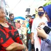 Hujan-hujan, Warga di Kelurahan Ende Tetap Antusias Silaturahmi dengan Fatmawati