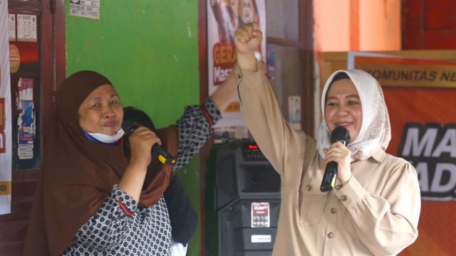 Emak-emak di Kelurahan Baru: Danny-Fatma Duet yang Hebat