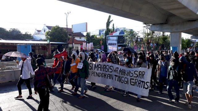 Aksi Longmarch Digelar Mahasiswa Dan Pelajar Makassar Demi Tolak Omnibus Law
