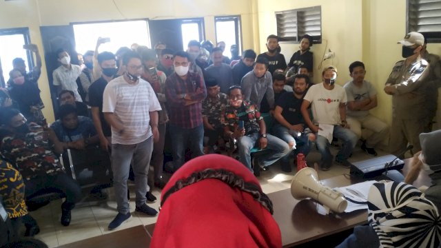 Mahasiswa Bulukumba Geruduk Kantor DPRD Sulsel, Rapim di Bubarkan