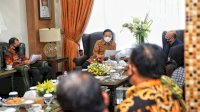 Pj Wali Kota Makassar Minta CSR Telkomsel Fokus Pembelajaran Daring