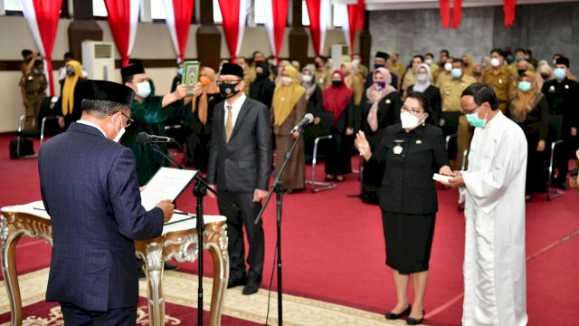 Gubernur Lantik Pejabat Eselon II, III dan IV Lingkup Pemprov Sulsel