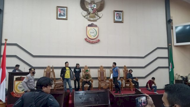 Polisi Tetapkan 13 Tersangka Dalam Kasus Pengrusakan Fasilitas Dewan Makassar