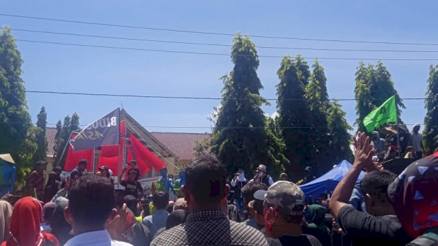Massa Bulukumba Asik Mulai Padati Lapangan Pemuda