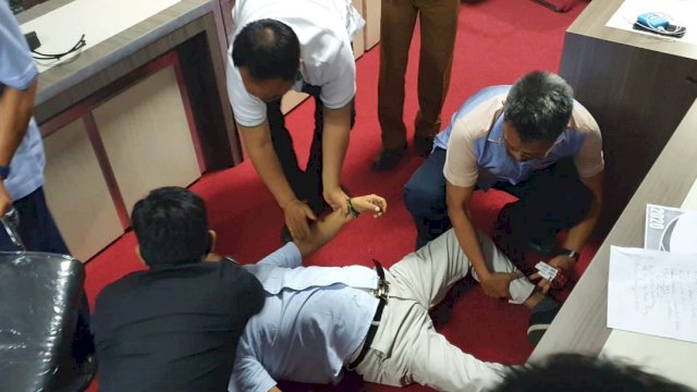 BREAKING NEWS: Anggota DPRD Sulsel Ince Lengke Pingsan Saat Bicara di Rapat Banggar