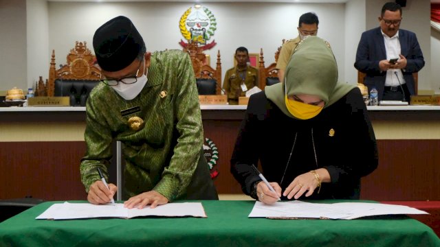 Gubernur Tandatangan Nota Kesepakatan terhadap Rancangan Awal Perubahan RPJMD Sulsel 2018-2023