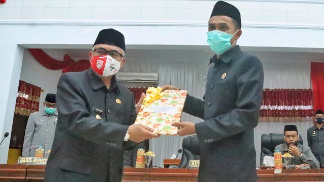 Serahkan KUPA-PPAS, Wabup Bantaeng Tekankan Sinergitas Stakeholder