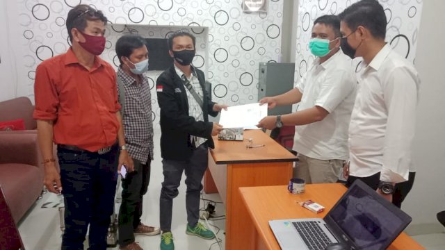 Diduga Gunakan Ijazah Palsu, Calon Bupati Selayar Dilapor Ke Bawaslu