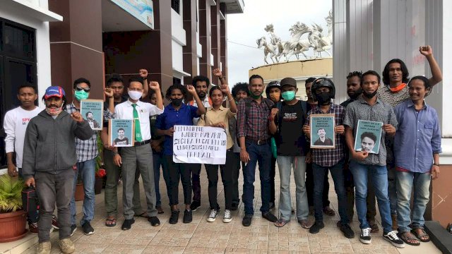 Kalah di PTUN Ambon, 4 Mahasiswa UNKHAIR Akan Banding Ke Makassar