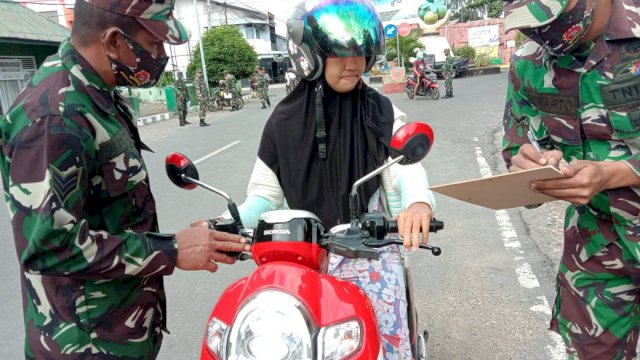 Putus Mata Rantai Covid-19, Puluhan Personil Kodim 1415 Selayar Turun Kejalan