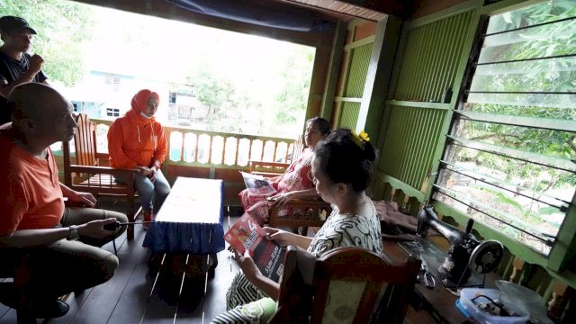 Warga Tamalalang Terpikat Bantuan Modal Usaha Rp10 Juta Anir-Lutfi