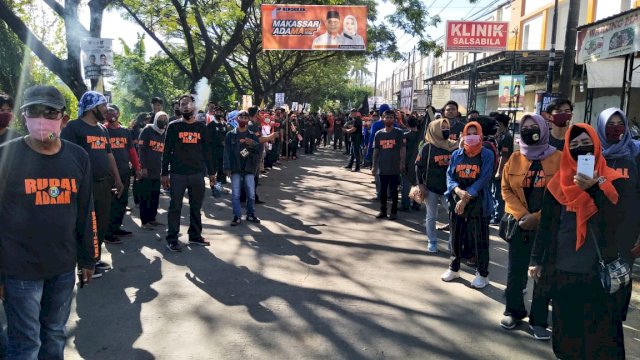 Relawan RUDAL Saat Mengantar Pasangan calon Walikota dan Wakil Walikota Makassar, Mohammad Ramdhan Danny Pomanto-Fatmawati Rusdi ke Kantor KPU Kota Makassar