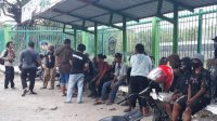 Peserta Aksi Kamisan Tolak Omnibus Law di Makassar Diintimidasi dan Ditangkapi