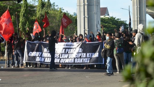 GERAK Makassar Kembali Turun Aksi Jegal Omnibus Law, Tapi Cepat Pulang