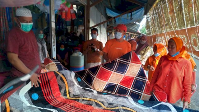 Belanja ke Pasar Tradisional, Anir  Dapat Dukungan Pedagang