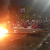 Mahasiswa Makassar Blokade Jalan Alauddin dan Urip Tolak UU CILAKA