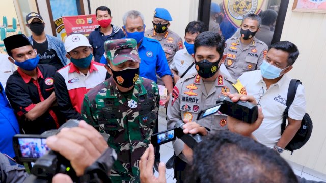 Kapolda Sulsel dan Pandam Hasanuddin Minta Demonstran Awasi Penyusup