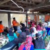 Warga Rela Hujan-Hujanan demi Dengar Program Anir-Lutfi