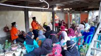 Warga Rela Hujan-Hujanan demi Dengar Program Anir-Lutfi