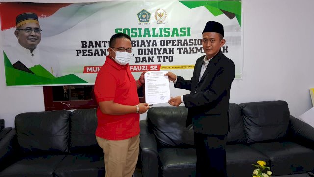 Anggota DPR Muhammad Fauzi Salurkan Bantuan Rp600 juta untuk 13 Pesantren di Lutim