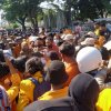 Ratusan Mahasiswa UNM Tolak UU CILAKA di Depan Gedung DPRD Sulsel