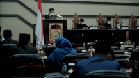 Ketua Pansus Parumda Parkir Makassar Beri Penjelasan di Paripurna