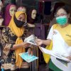 Festival Pasar Rakyat: ASPARINDO Bersama Adira Bagi-bagi Masker ke Pedagang