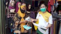Festival Pasar Rakyat: ASPARINDO Bersama Adira Bagi-bagi Masker ke Pedagang