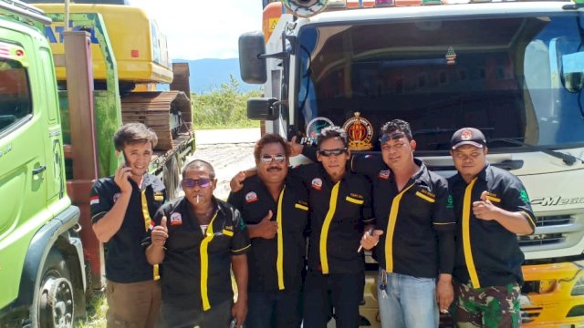 Persatuan sopir Tronton.