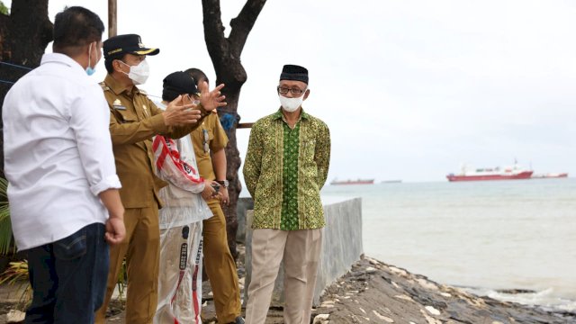 Prof Rudy saat di Pulau Lae-lae