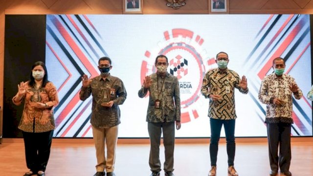 TROTOAR.ID, Makassar - Komisi Pemberantasan Korupsi (KPK) menetapkan Makassar sebagai satu dari lima kota terbaik yang berhasil 