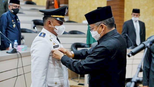 Taufan Pawe Resmi Copot Camat Arogan