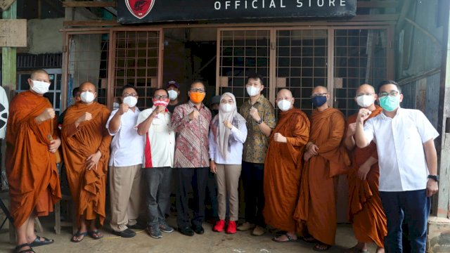 Calon Walikota Nomor Ururt 1 Mohammad Ramdhan Danni Pomanto Foto Bersama Dengan Dukungan 