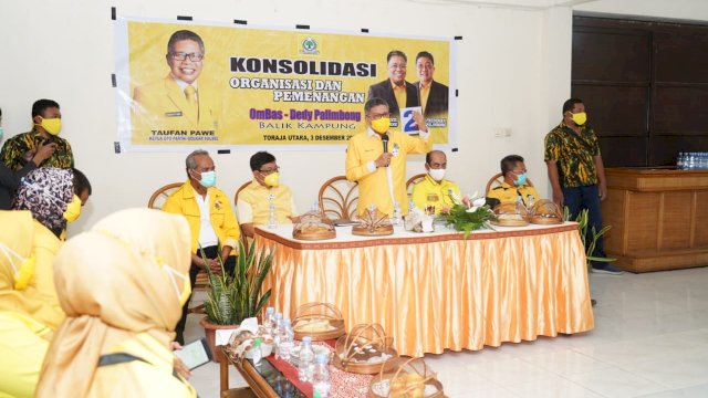 Ketua DPD I Partai Golkar Sulsel Taufan pawe Memberikan Arahan apda Pelatihan Saksi 