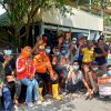 Warga Pulau Ramai-ramai Dapatkan Kartu Anir-Lutfi