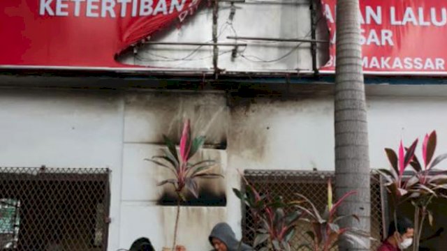 Pos Polisi di Makassar Dilempar Bom Molotov, Sesaat Setelah HRS Ditahan Polisi
