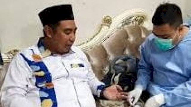TROTOAR.ID, Makassar - Calon Bupati Maros terpilih, Chaidir Syam mengumumkan dirinya positif covid-19 pada Kamis 17 Desember 2020. 