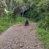 FOTO: Jalan Rusak di Kabupaten Sinjai Ini Tiap Tahun Jadi Keluhan Warga dan Bahan Cibiran Netizen