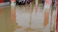 Ratusan Keluarga di Makassar Mengungsi ke Masjid Akibat Banjir