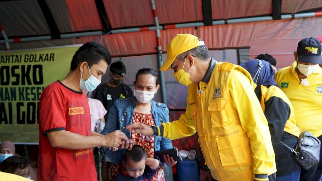 Kunjungi Lokasi Gempa, Taufan Pawe Buka Dapur Umum