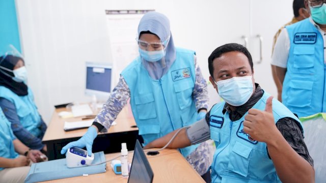 Andi Sudirman Jalani Vaksinasi Covid-19 Ampul Kedua