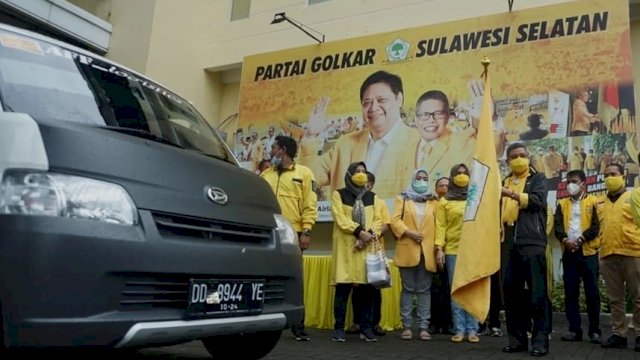 Ketua DPRD Dampingi Ketua Golkar Sulsel Lepas Bantuan Logistik Untuk Warga Majene dan Mamuju