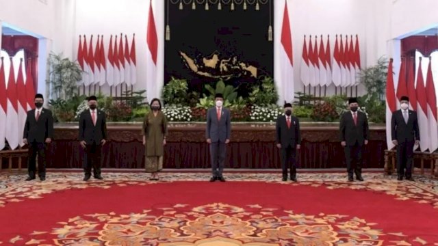Saat pelantikan sejumlah Anggota Dewan Pengawas LPI oleh Presiden Jokowi.