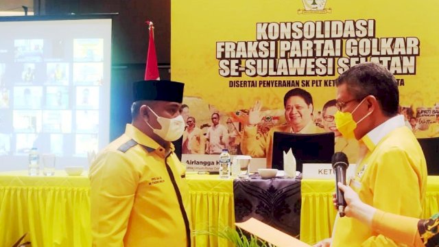 TP Serahkan SK PLT Delapan Daerah